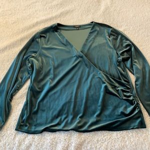 3/4 sleeve velvet cross top ✨LAST CHANCE